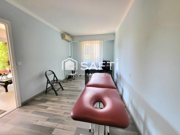 CAVALAIRE-SUR-MER – VILLA 167 m²  5 chambres avec studio et T2 indépendants – TERRAIN 900 m² PISCINABLE - QUARTIER RESIDENTIEL AU CALME