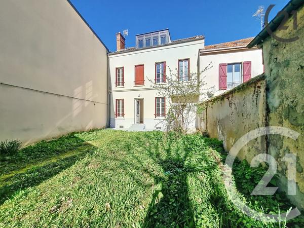 Immeuble à vendre  147 m2 BRIE COMTE ROBERT - 77