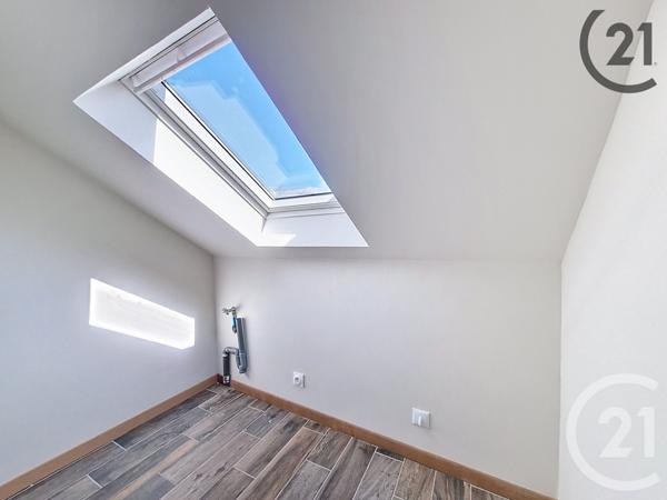 Immeuble à vendre  147 m2 BRIE COMTE ROBERT - 77