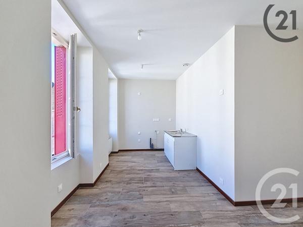 Immeuble à vendre  147 m2 BRIE COMTE ROBERT - 77