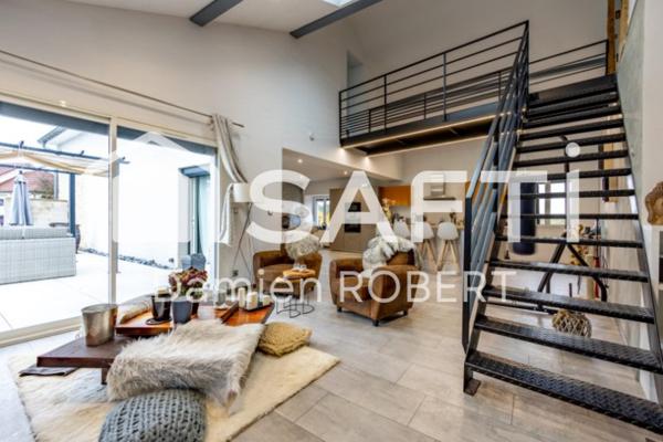 MAISON EN PIERRES ENTIEREMENT RENOVEE