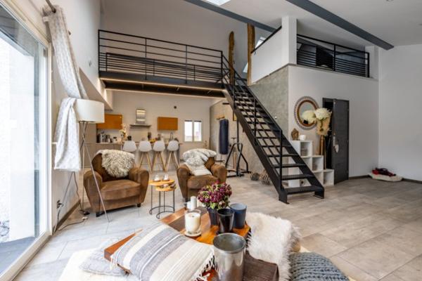 MAISON EN PIERRES ENTIEREMENT RENOVEE