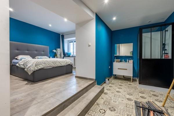 MAISON EN PIERRES ENTIEREMENT RENOVEE