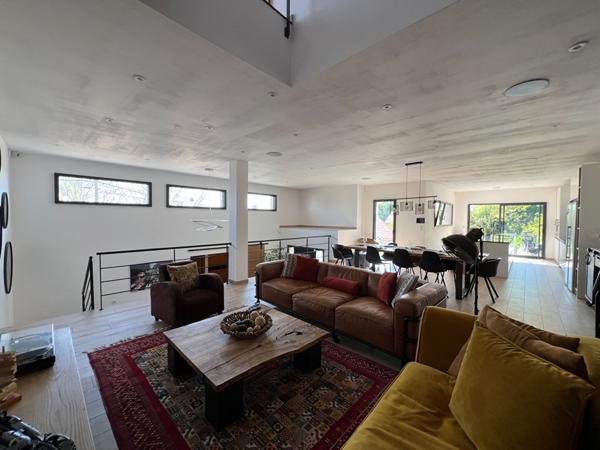 À VENDRE  MAISON D'ARCHITECTE À MEAUX VUE CATHÉDRALE