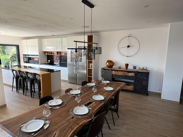 À VENDRE  MAISON D'ARCHITECTE À MEAUX VUE CATHÉDRALE