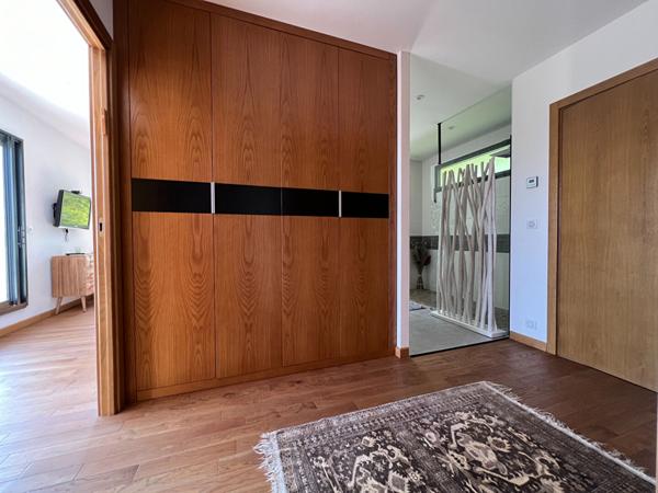 À VENDRE  MAISON D'ARCHITECTE À MEAUX VUE CATHÉDRALE