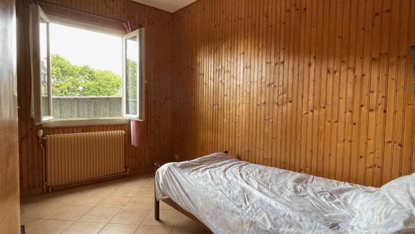 Maison
                                                                                                                                                                                                                                                                                                                        7 pièce(s)                                                                                                                                                                                                          5 chambre(s)                                                                                                                                                                                                          139  m²
