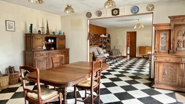 Maison
                                                                                                                                                                                                                                                                                                                        7 pièce(s)                                                                                                                                                                                                          5 chambre(s)                                                                                                                                                                                                          139  m²
