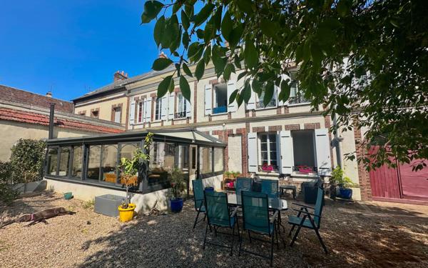 Maison à vendre    7 pièces •  Damville