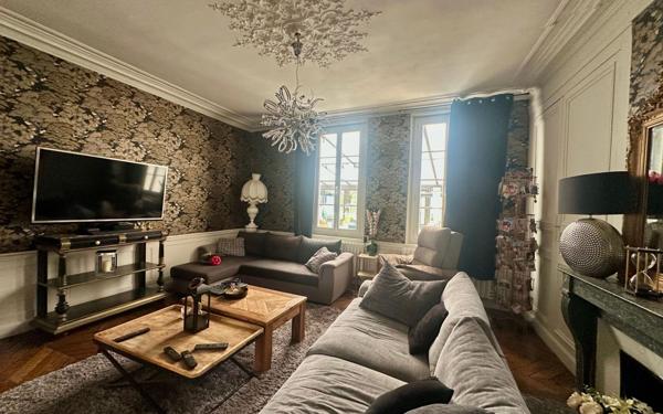 Maison à vendre    7 pièces •  Damville