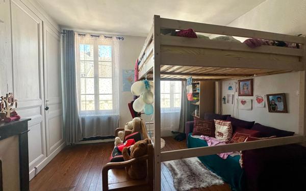 Maison à vendre    7 pièces •  Damville