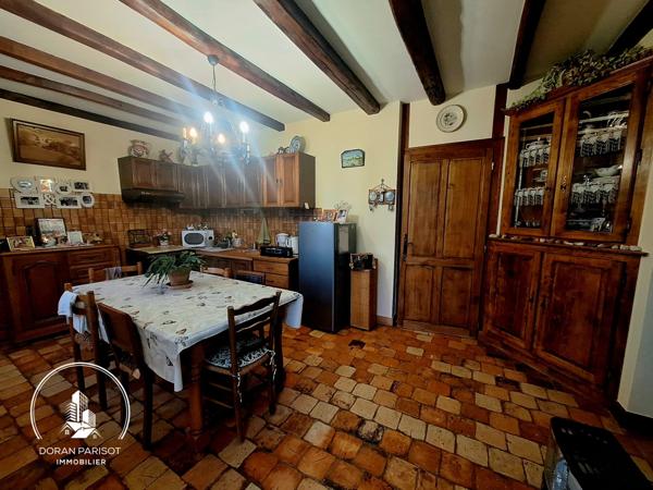 Sèvres-Anxaumont (86800) Maison en pierre à rénover à Sèvres-Anxaumont (84 m²), avec grand terrain et dépendances