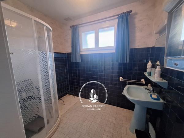 Sèvres-Anxaumont (86800) Maison en pierre à rénover à Sèvres-Anxaumont (84 m²), avec grand terrain et dépendances