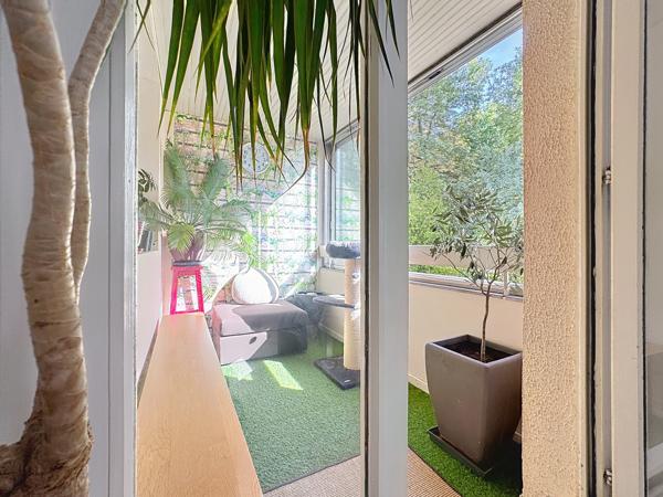 Appartement
         3 pièces
        - 73 m² 205 000 € *