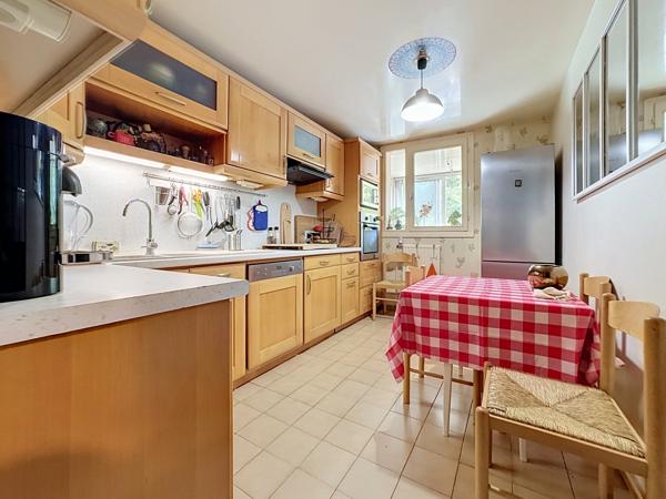 Appartement
         3 pièces
        - 73 m² 205 000 € *