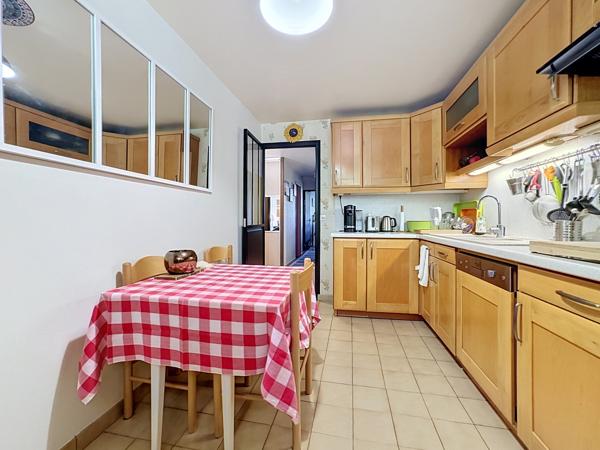 Appartement
         3 pièces
        - 73 m² 205 000 € *