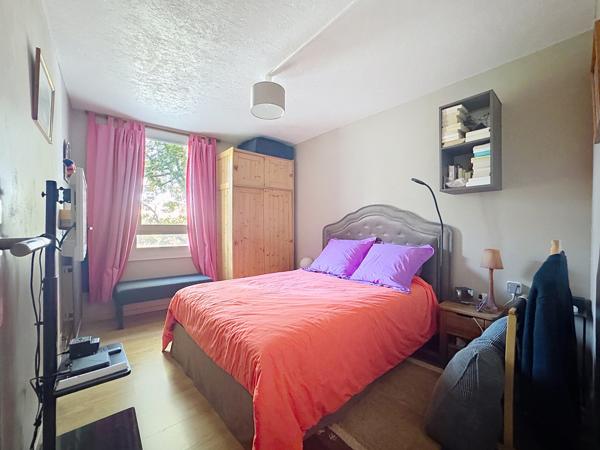 Appartement
         3 pièces
        - 73 m² 205 000 € *