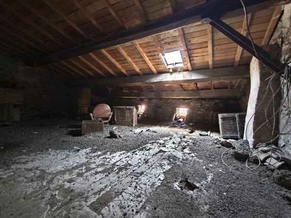 Bédarieux (34600) Immeuble de 175m2 en R+3 possibilité de 4 appartement avec garage