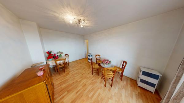 Appartement lumineux de 55 m2 avec 2 chambres au 7e etage avec ascenseur - Ivry-sur-Seine