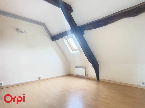 Maison à vendre    3 pièces •  Villefranche-d'Allier