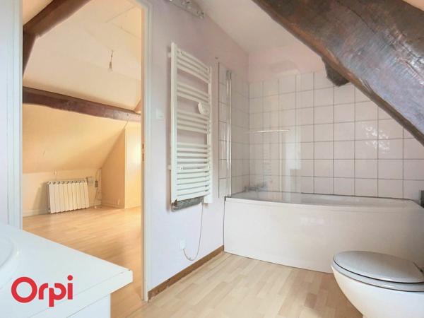 Maison à vendre    3 pièces •  Villefranche-d'Allier