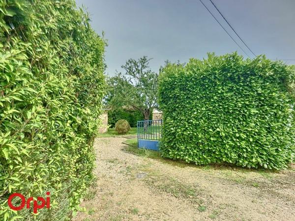 Maison à vendre    3 pièces •  Villefranche-d'Allier