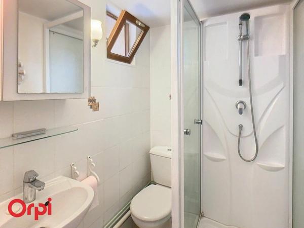 Maison à vendre    3 pièces •  Villefranche-d'Allier