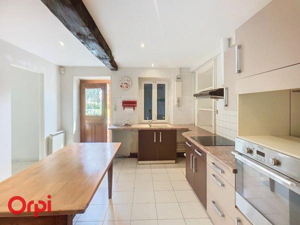 Maison à vendre    3 pièces •  Villefranche-d'Allier