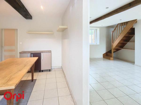 Maison à vendre    3 pièces •  Villefranche-d'Allier