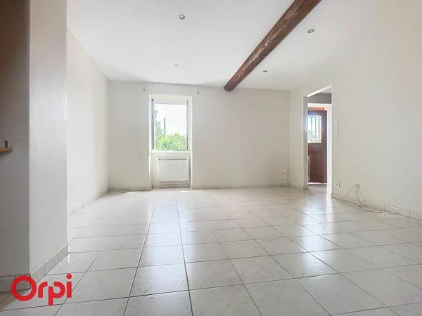 Maison à vendre    3 pièces •  Villefranche-d'Allier