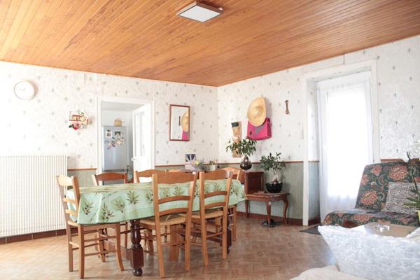 Exclusivité ! Côtes d'Armor 22150 Hénon. Maison de plain-pied, 3 chambres, garages, terrain constructible et divisible