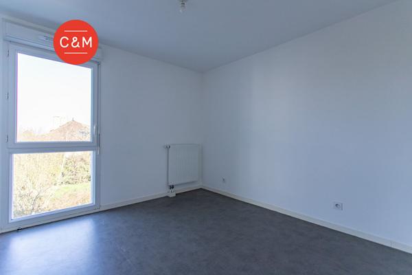 44400 REZE REZE LA CARREE - Appartement 2 pièces 45 m²