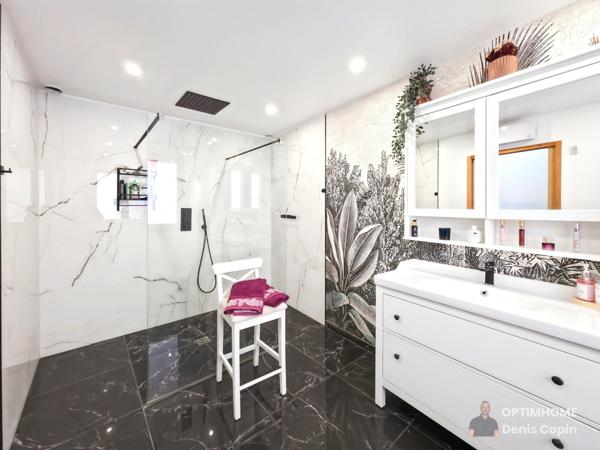 Grande maison rénovée avec dépendances, double accès et terrain de plus de 3 000 m² – Caudry secteur calme