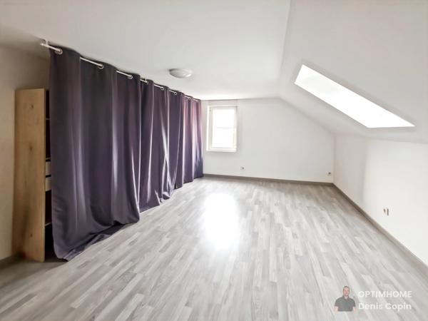 Grande maison rénovée avec dépendances, double accès et terrain de plus de 3 000 m² – Caudry secteur calme