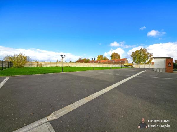 Grande maison rénovée avec dépendances, double accès et terrain de plus de 3 000 m² – Caudry secteur calme