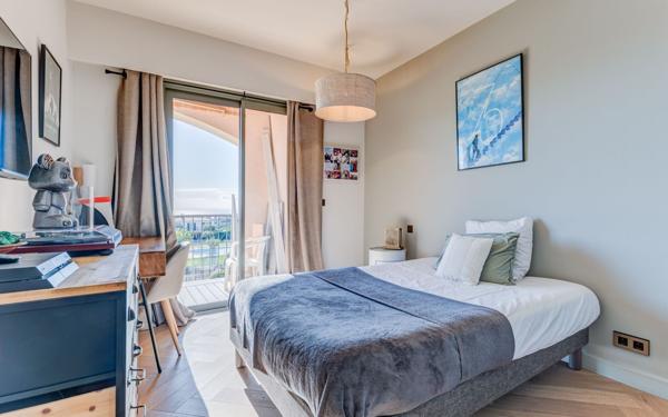 Appartement à vendre    5 pièces • 137 m2 Nice