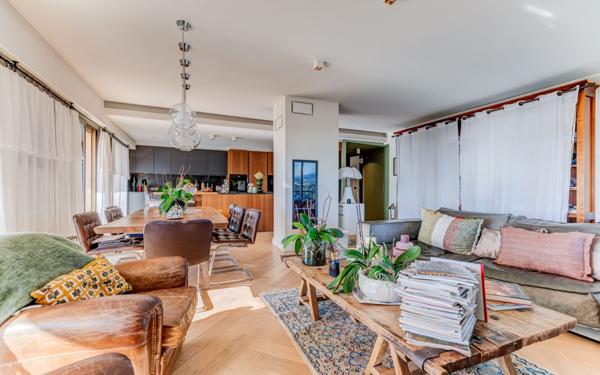 Appartement à vendre    5 pièces • 137 m2 Nice