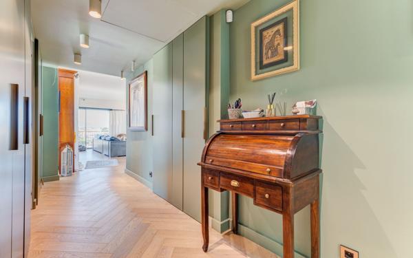 Appartement à vendre    5 pièces • 137 m2 Nice