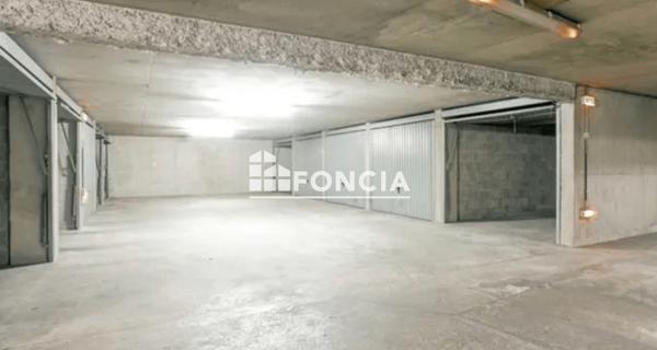 À vendre Parking 25 m² - Evry 91000