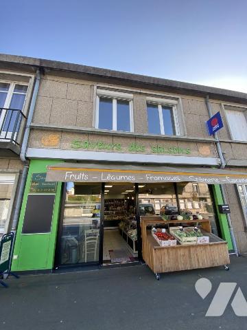 Locaux commerciaux + appartement à Vire