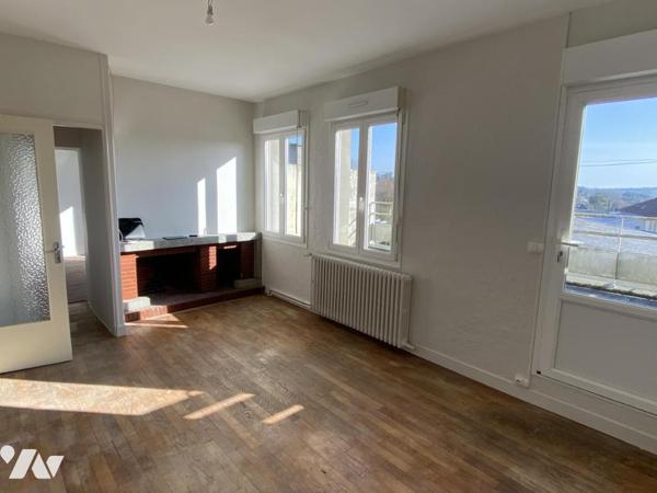 Locaux commerciaux + appartement à Vire