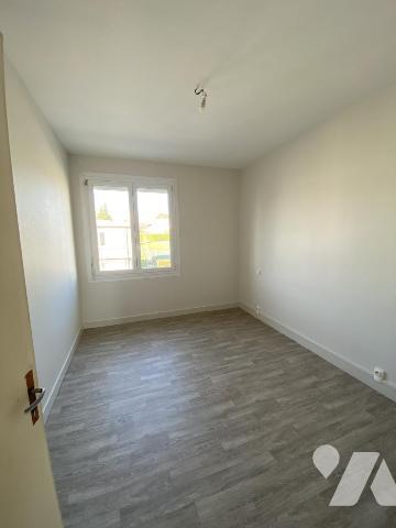 Locaux commerciaux + appartement à Vire