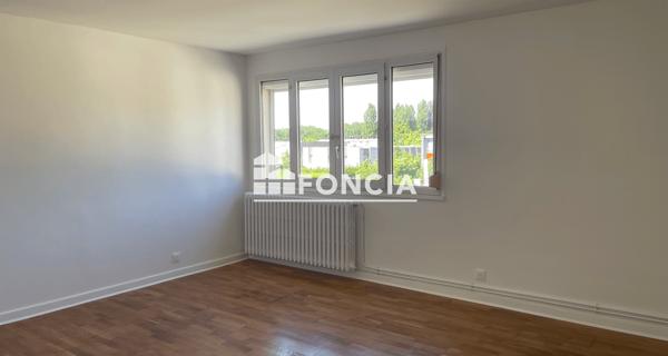 Location Appartement 2 pièces 46.42 m² - Sainte-geneviève-des-bois 91700