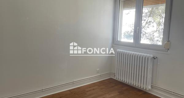 Location Appartement 2 pièces 46.42 m² - Sainte-geneviève-des-bois 91700