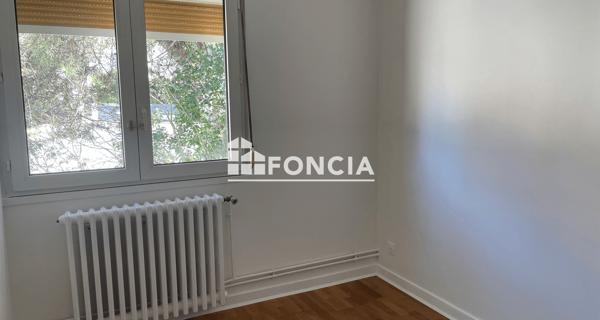 Location Appartement 2 pièces 46.42 m² - Sainte-geneviève-des-bois 91700