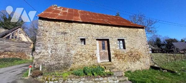 Exclusivement à l'Etude, En campagne à LUITRE, Maison en pierre de 10 m x 11 m au sol à rénover...