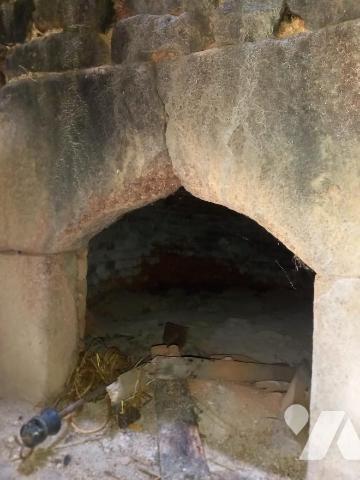 Exclusivement à l'Etude, En campagne à LUITRE, Maison en pierre de 10 m x 11 m au sol à rénover...