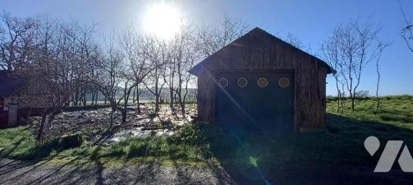 Exclusivement à l'Etude, En campagne à LUITRE, Maison en pierre de 10 m x 11 m au sol à rénover...
