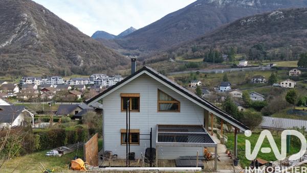 Maison à vendre 4 pièces 123 m² Saint-Jeoire-Prieuré