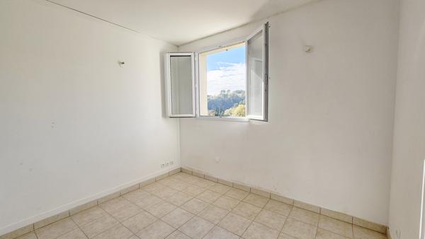 Montferrat (83131) Appartement T4 récent